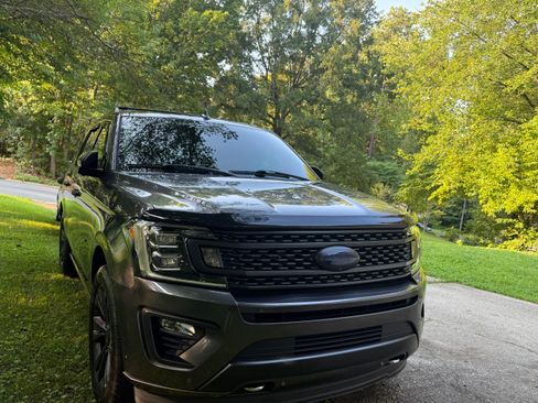 Used 2020 Ford Expedition Platinum AWD/4WD image 2