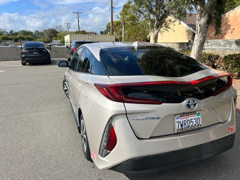 Used 2017 Toyota Prius Prime Premium w/ Preferred Accessory Package image 8