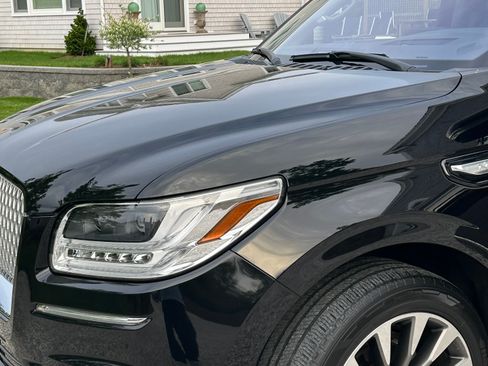 Used 2020 Lincoln Navigator L Reserve w/ Luxury Package AWD/4WD image 2