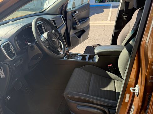 Used 2018 Kia Sportage LX image 8