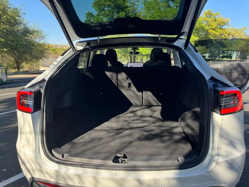 Used 2021 Tesla Model Y Long Range image 13