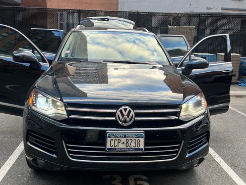 Used 2013 Volkswagen Touareg Executive AWD/4WD image 1