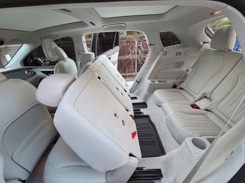 Used 2023 Mercedes-Benz EQS 450+ SUV image 18