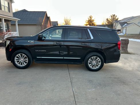 Used 2021 GMC Yukon SLT w/ SLT Luxury Plus Package image 6