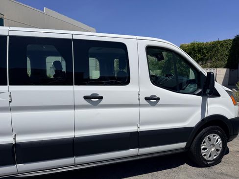 Used 2019 Ford Transit 350 XLT RWD image 17