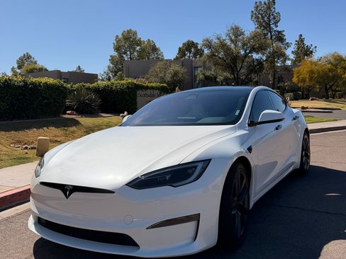 Used 2024 Tesla Model S Plaid image 4