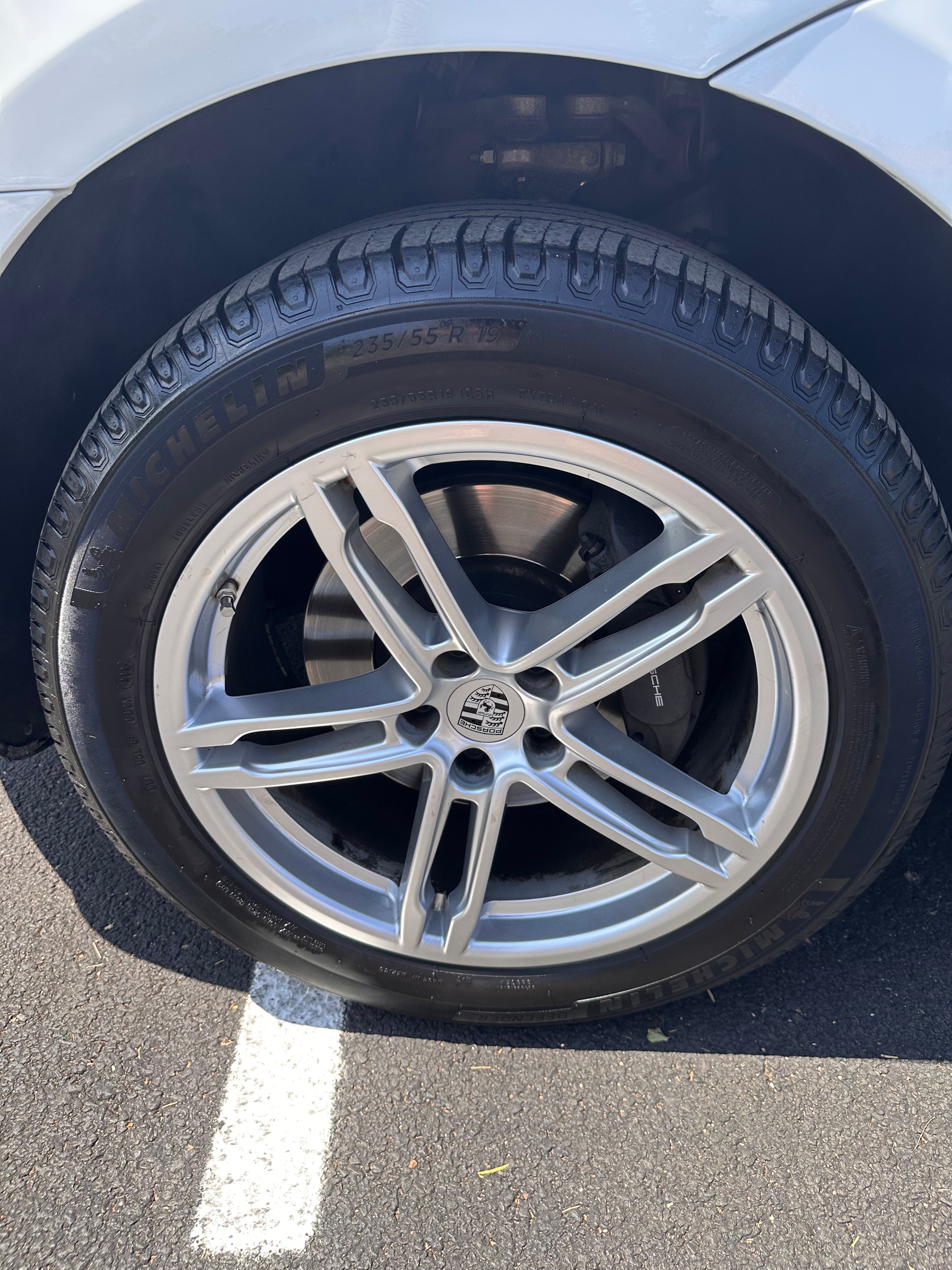 Used 2019 Porsche Macan AWD/4WD image 15