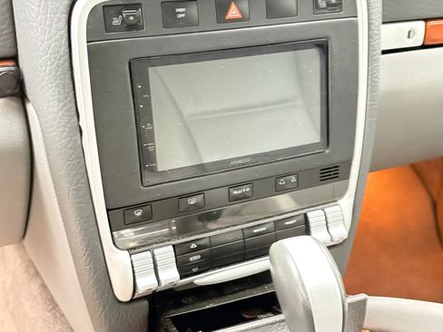 Used 2004 Porsche Cayenne S image 6