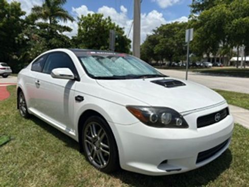 Used 2010 Scion tC FWD image 1