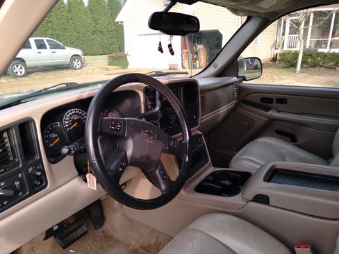 Used 2005 Chevrolet Tahoe LT w/ LT Preferred Equipment Group image 13