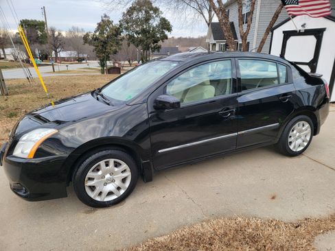 Used 2012 Nissan Sentra 2.0 S image 1