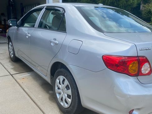 Used 2010 Toyota Corolla LE w/ LE EVP Pkg #1 FWD image 10