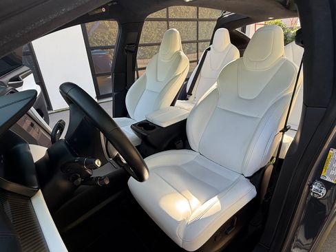 Used 2019 Tesla Model X P100D image 11