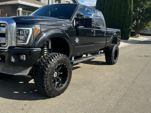 Used 2014 Ford F250 Platinum w/ FX4 Off-Road Package image 10