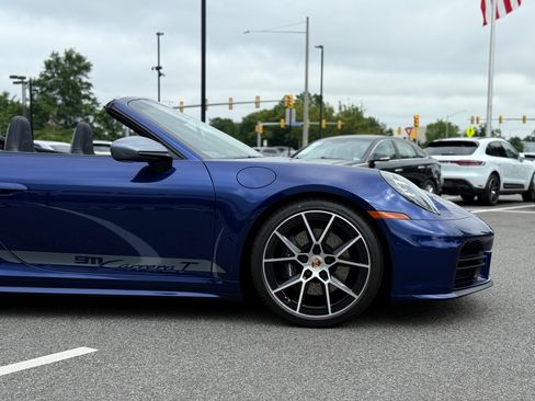 Used 2025 Porsche 911 Carrera T image 4