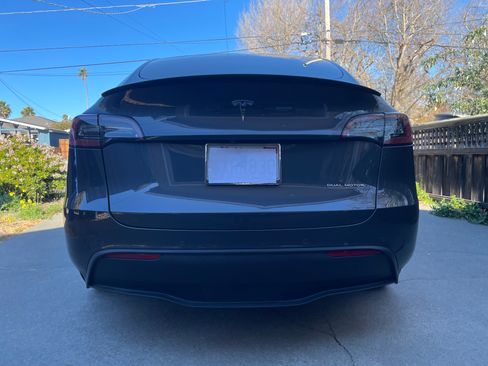 Used 2021 Tesla Model Y Performance image 6