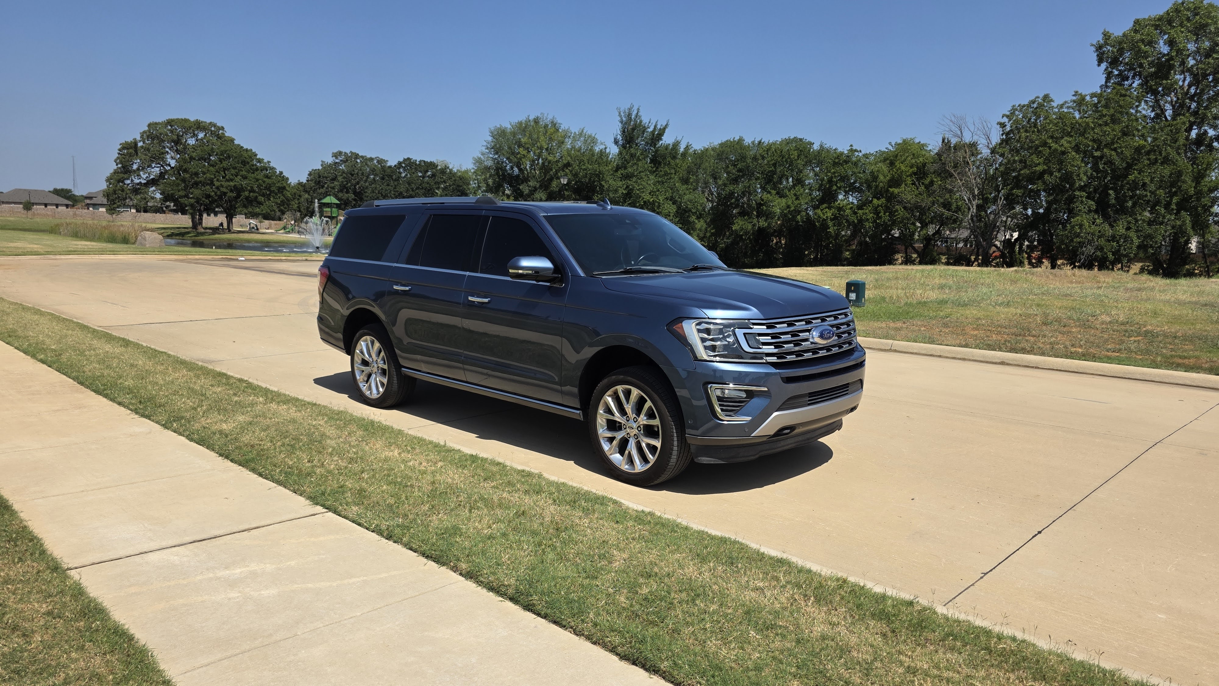 Used 2018 Ford Expedition Max Limited w/ Equipment Group 302A AWD/4WD image 9