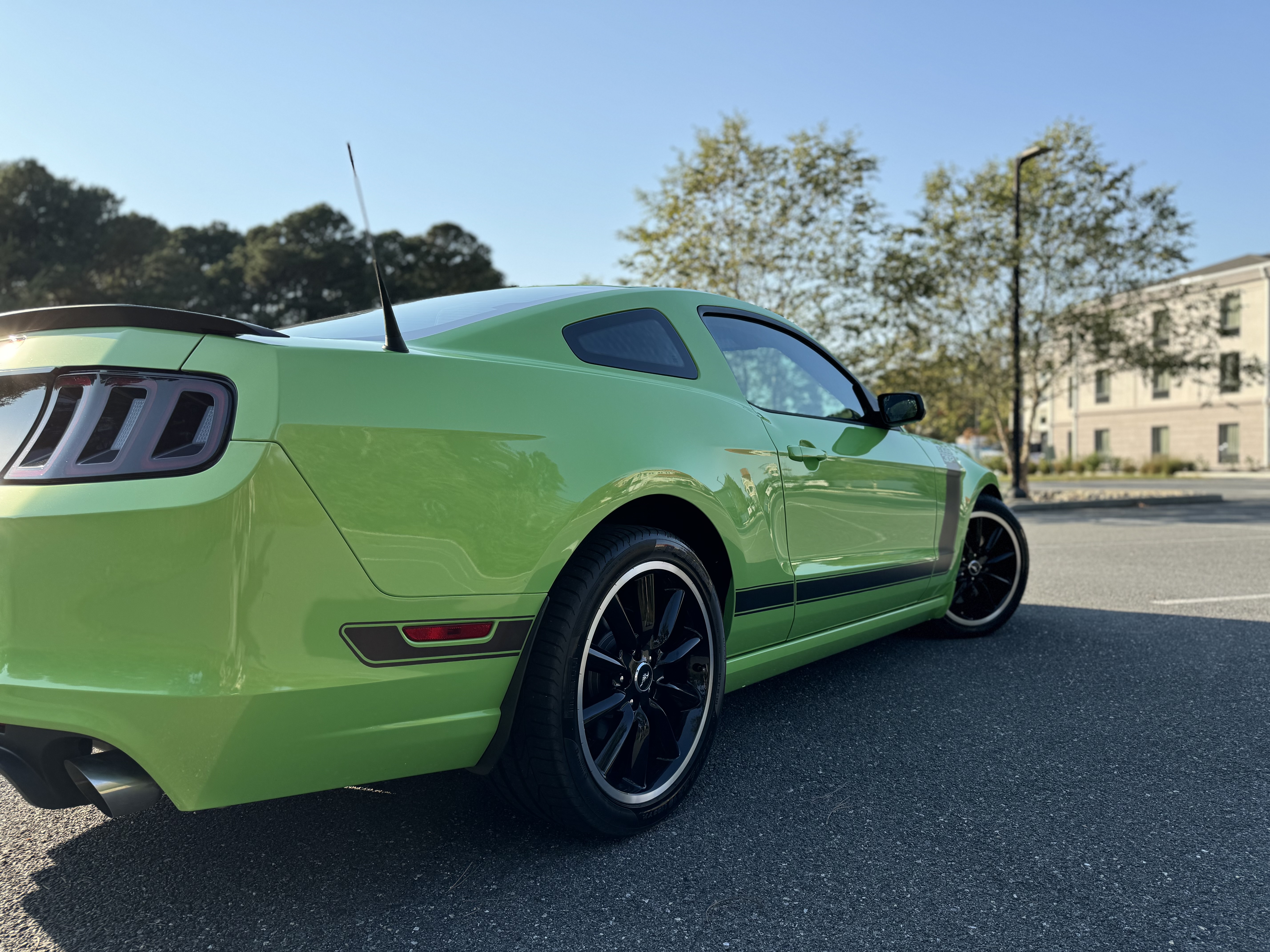 Used 2013 Ford Mustang Boss 302 w/ Boss 302 Accessory Pkg RWD image 6