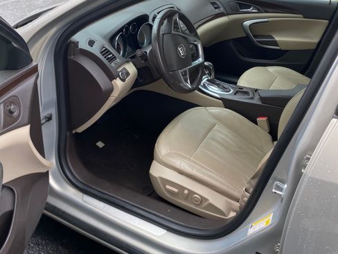 Used 2011 Buick Regal CXL image 9