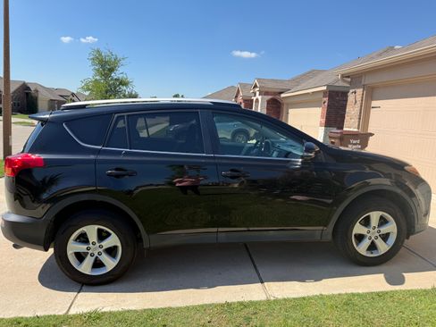 Used 2014 Toyota RAV4 XLE AWD/4WD image 6