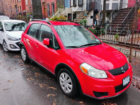 Used 2010 Suzuki SX4 AWD Hatchback image 6