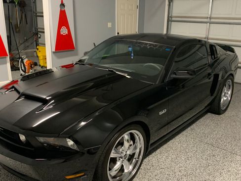 Used 2011 Ford Mustang GT image 1