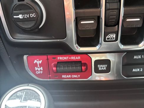 Used 2023 Jeep Wrangler Unlimited Rubicon 4xe AWD/4WD image 15