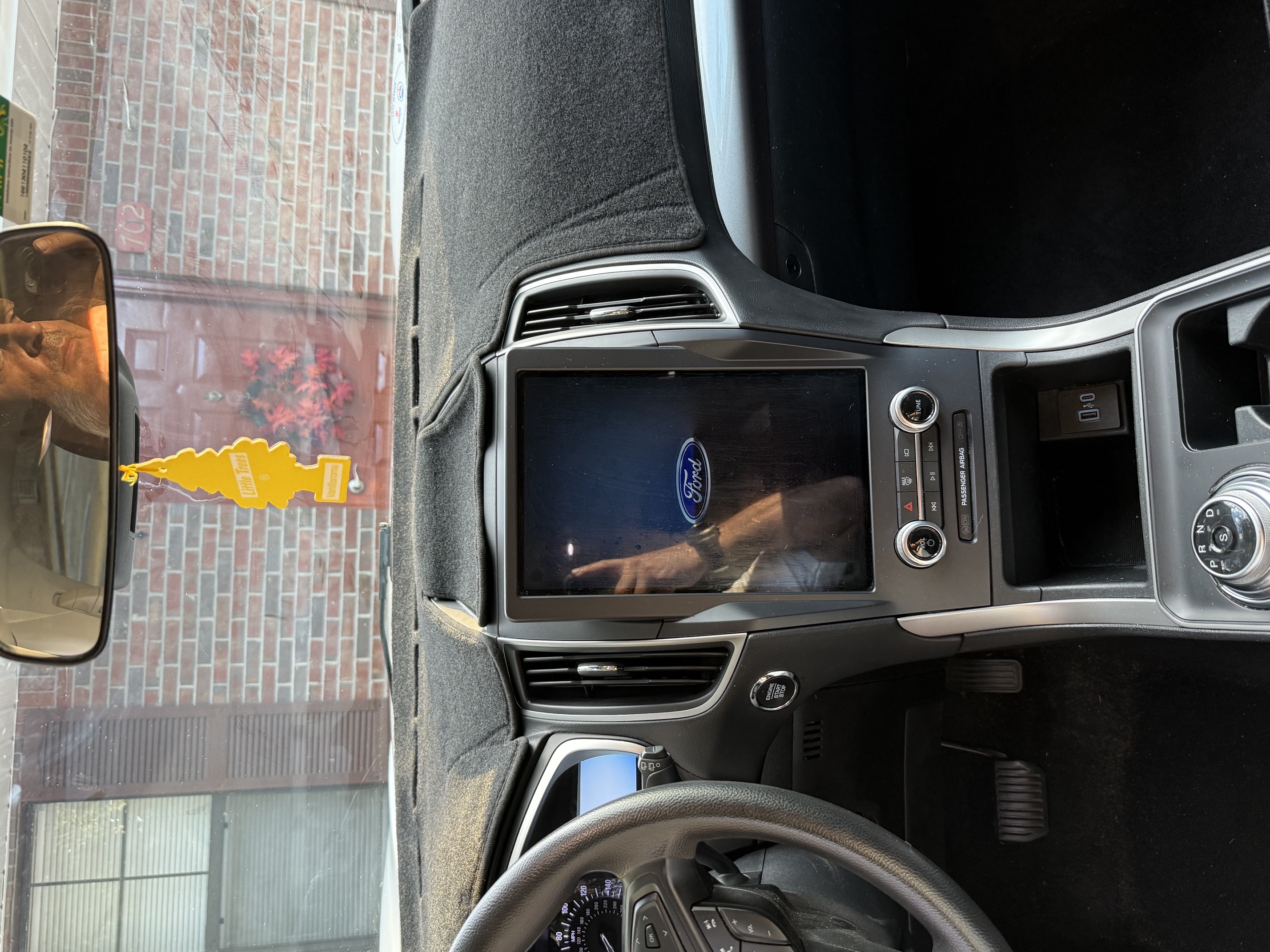 Used 2021 Ford Edge SE FWD image 10