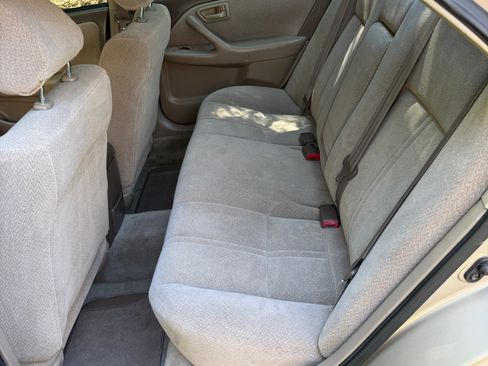 Used 2001 Toyota Camry LE FWD image 5