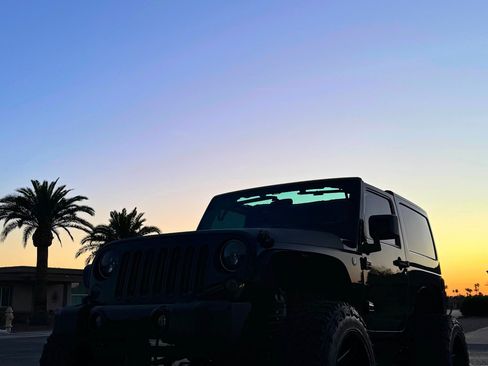 Used 2012 Jeep Wrangler Sahara w/ Connectivity Group image 2