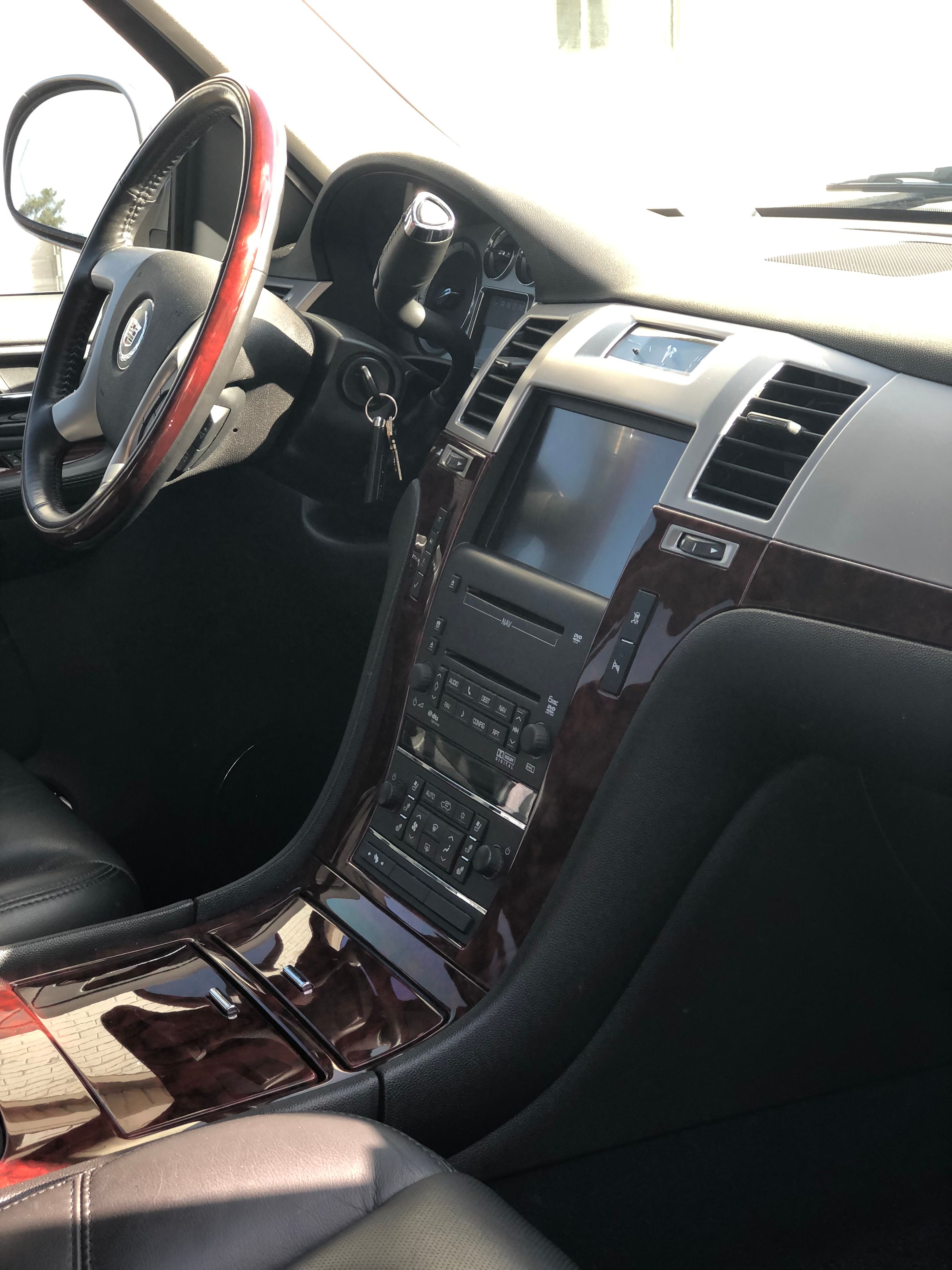 Used 2009 Cadillac Escalade EXT AWD/4WD image 5