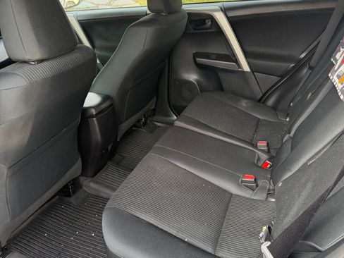 Used 2016 Toyota RAV4 LE image 15