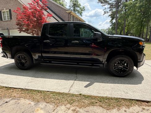 Used 2020 Chevrolet Silverado 1500 Custom w/ Custom Value Package AWD/4WD image 23