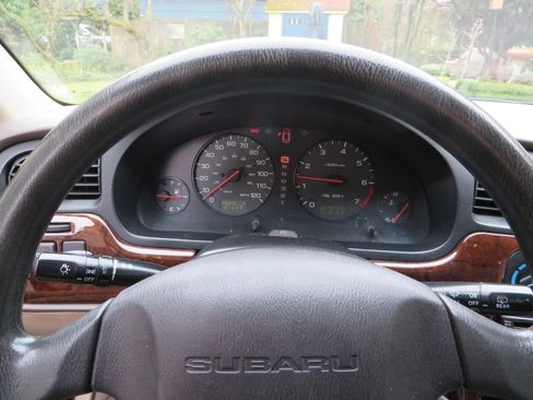 Used 2000 Subaru Outback Wagon 4D image 11