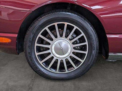 Used 2004 Ford Thunderbird image 9