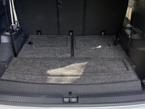 Used 2020 Volkswagen Tiguan SE R-Line image 17