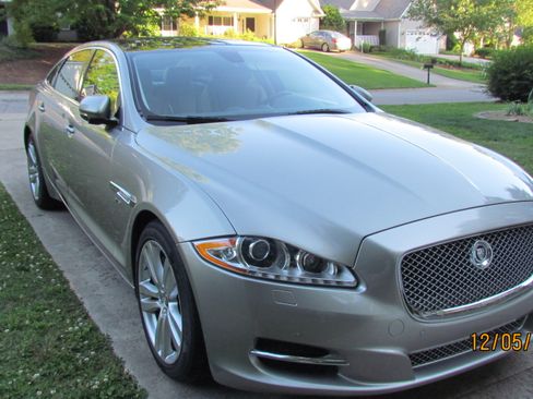 Used 2011 Jaguar XJ L RWD image 14