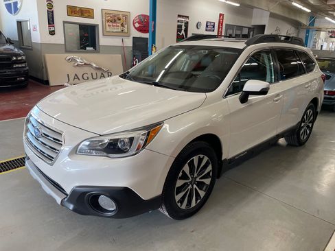 Used 2016 Subaru Outback 3.6R Limited image 4