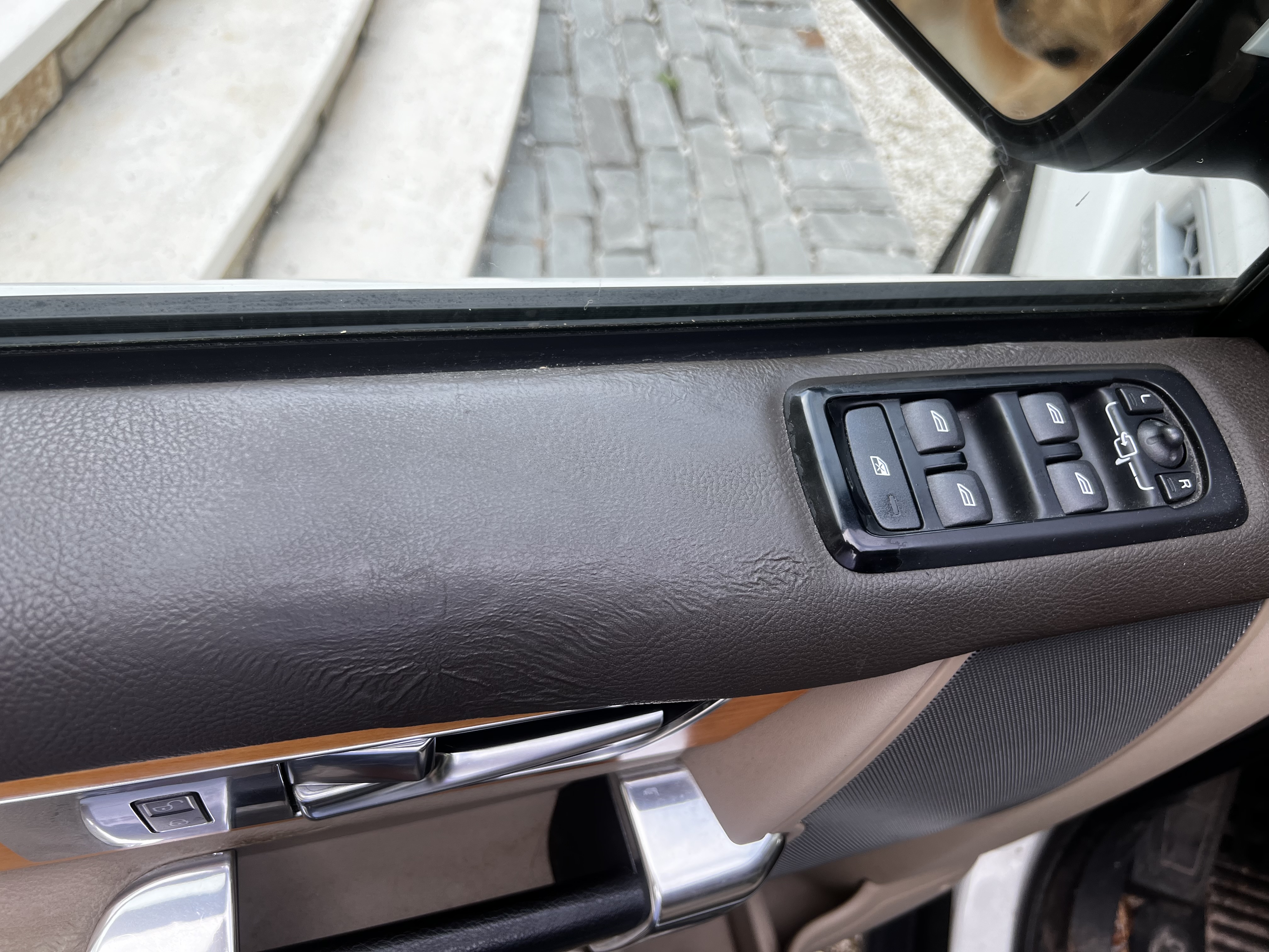 Used 2012 Land Rover LR4 HSE AWD/4WD image 10
