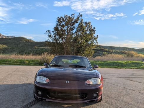 Used 2000 MAZDA MX-5 Miata image 2