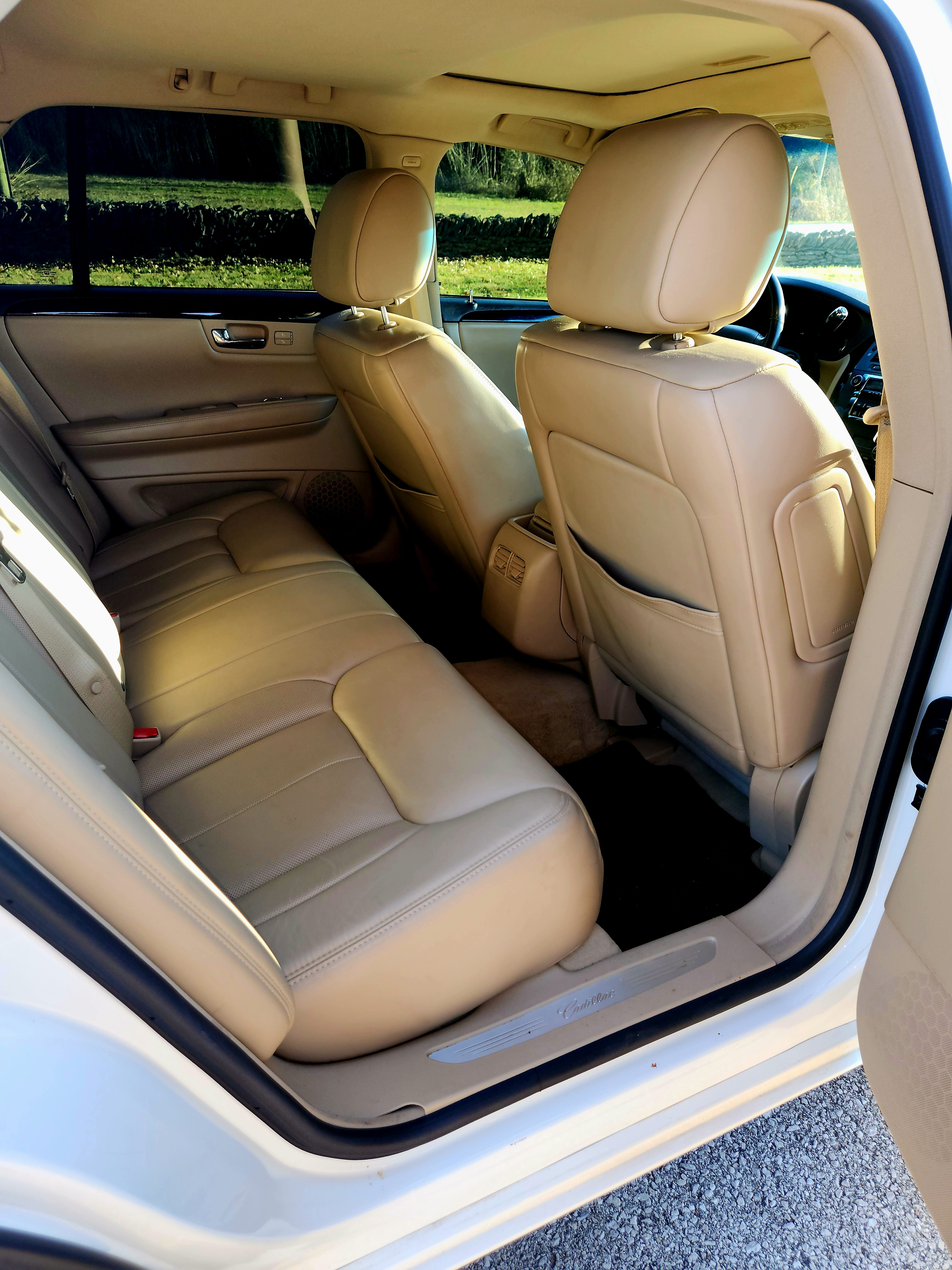 Used 2008 Cadillac DTS w/ Sun And Sound Package FWD image 6