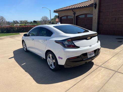 Used 2017 Chevrolet Volt LT image 4