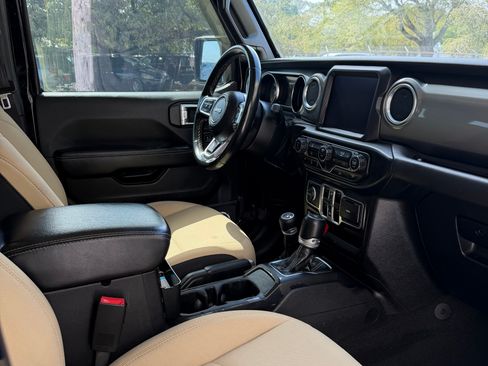Used 2021 Jeep Wrangler Unlimited Sahara AWD/4WD image 19
