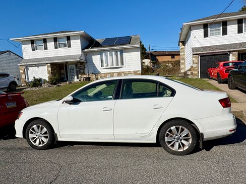 Used 2015 Volkswagen Jetta SE image 4