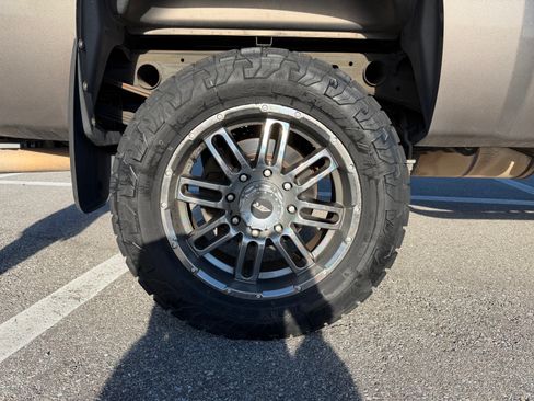 Used 2012 Chevrolet Silverado 2500 W/T w/ Snow Plow Prep Package image 9