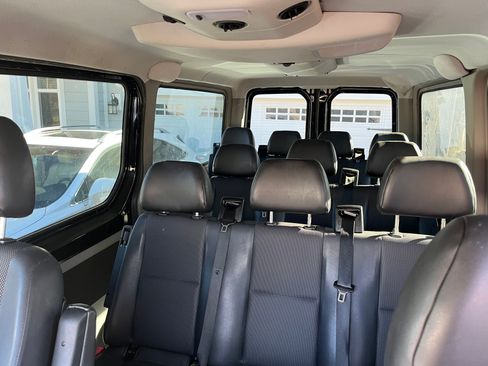 Used 2016 Mercedes-Benz Sprinter 2500 image 14