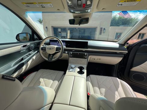 Used 2025 Genesis GV80 3.5T Prestige image 11