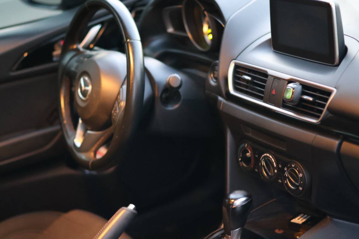 Used 2015 MAZDA MAZDA3 i Touring FWD image 10