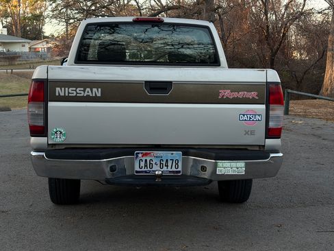 Used 1998 Nissan Frontier XE image 9