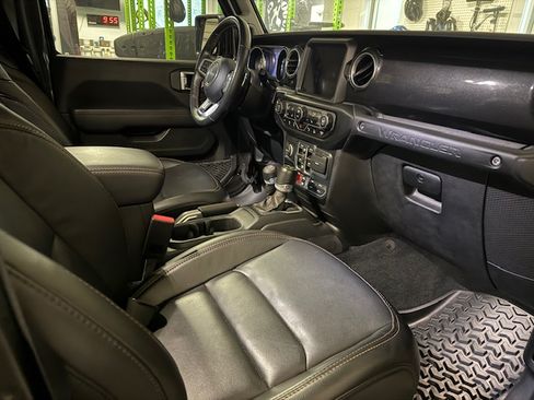 Used 2022 Jeep Wrangler Unlimited Rubicon w/ Trailer Tow Package image 10